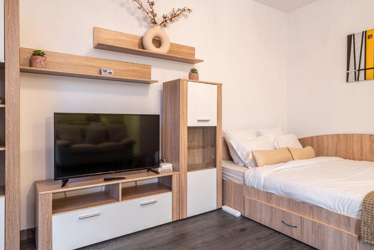 Apartament 21 Bucureşti